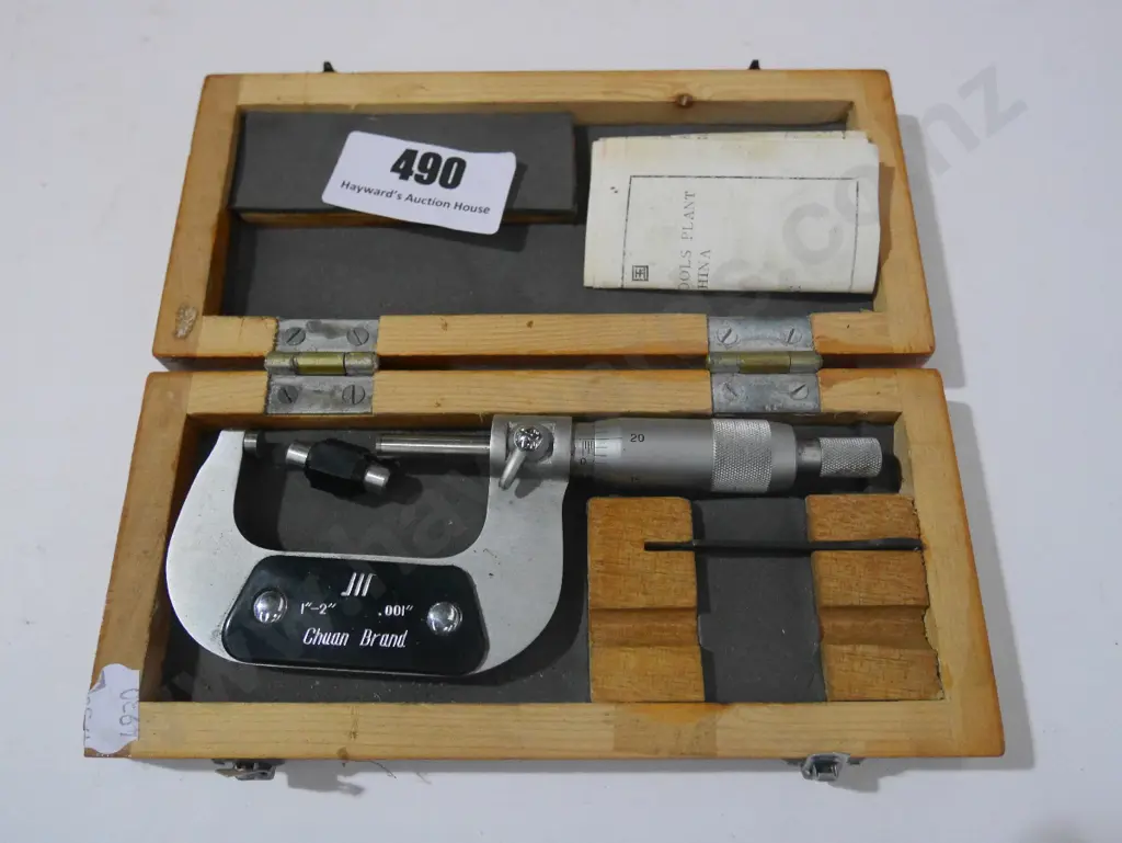 cased micrometer Image 1++