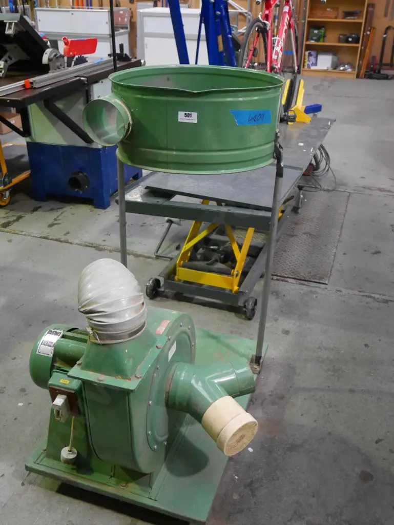 workshop dust extractor - no bags Image 1++
