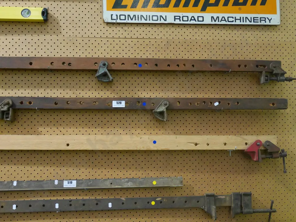 3 woooden sash clamps  Image 1++