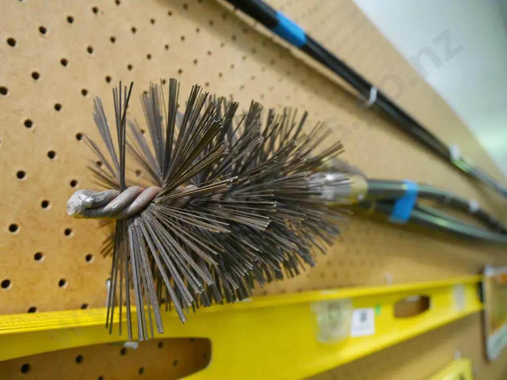 chimney brush and 2 extensions Image 1++