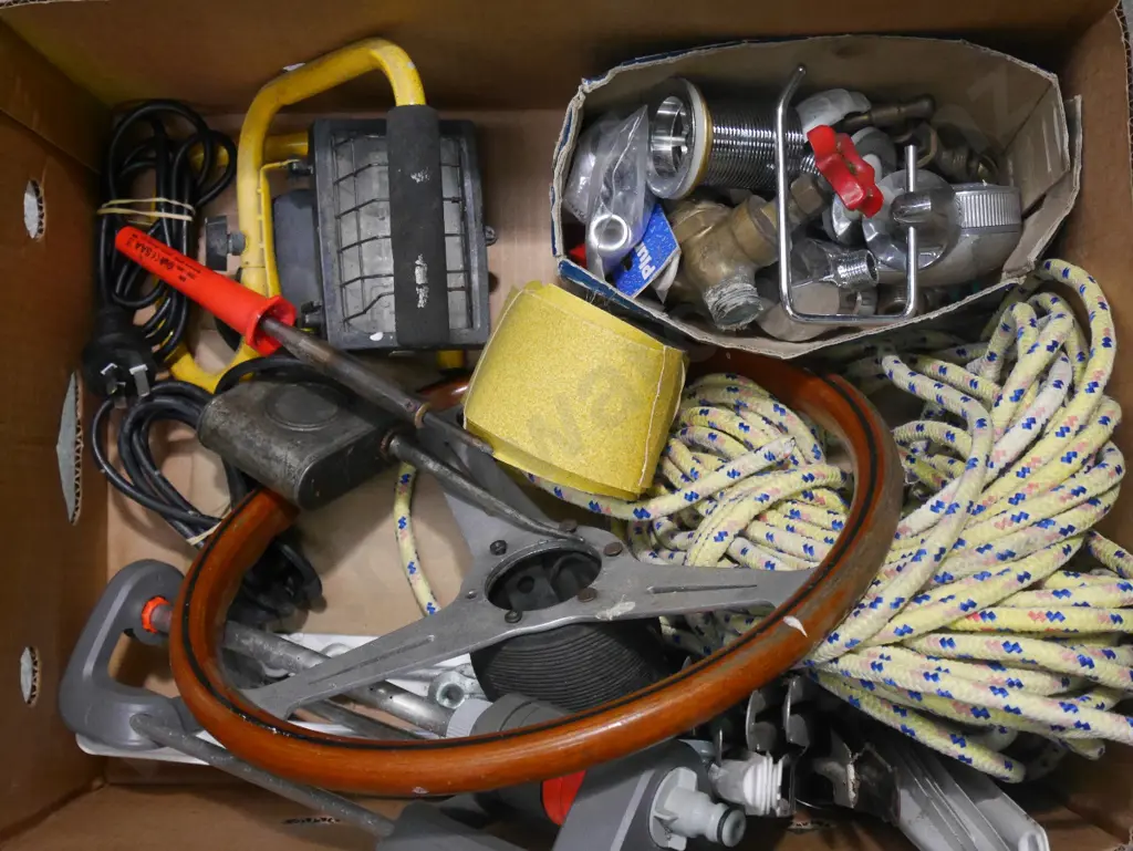 box; steering wheel, sprinkler, rope etc Image 1++