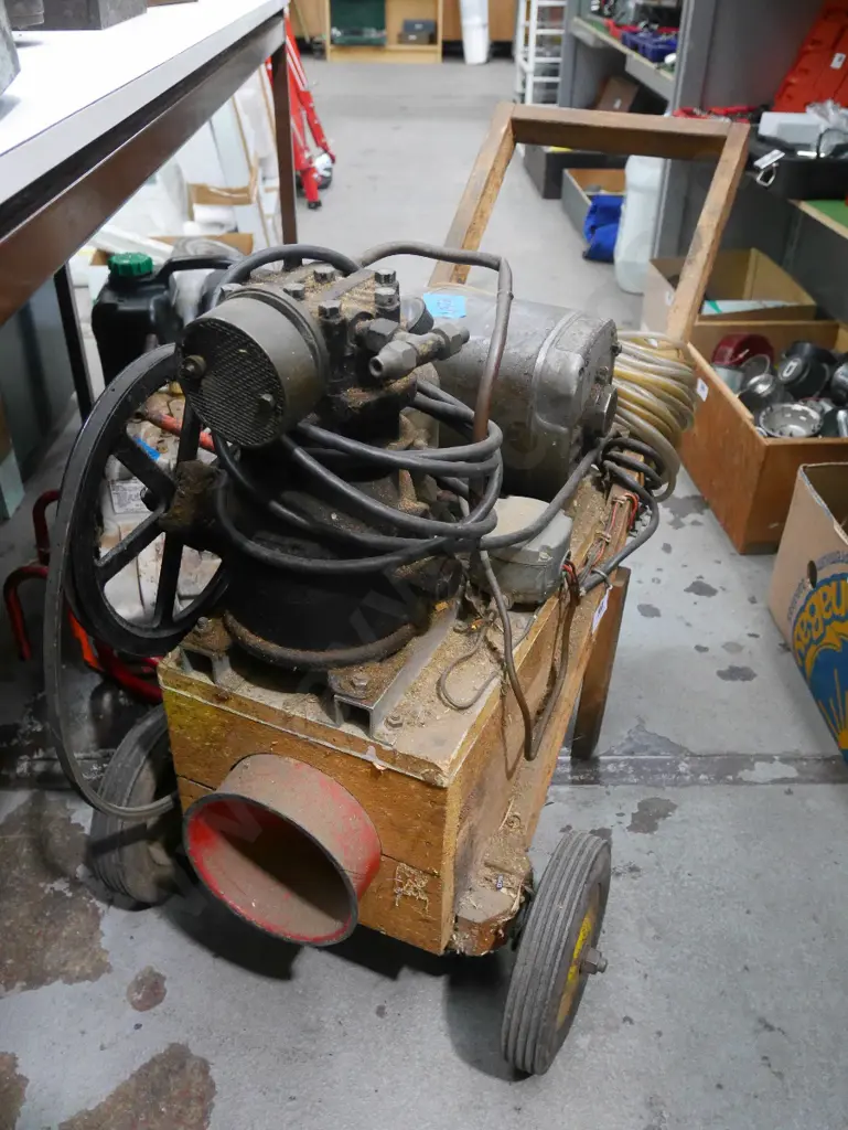 vintage air compressor on homemade stand Image 1++