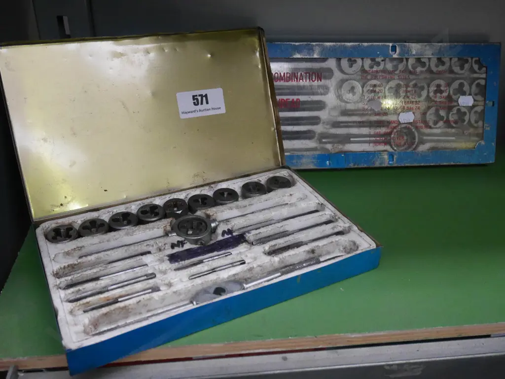 2 small tap and die sets Image 1++