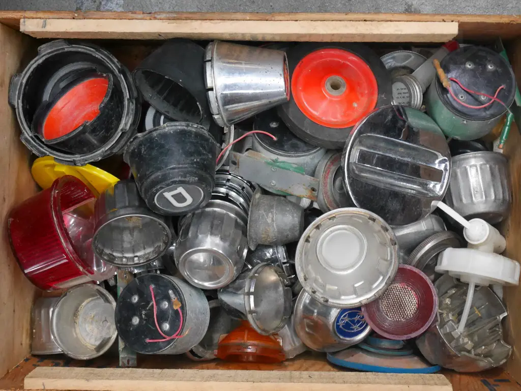 box of car parts; lights, petrol caps etc Image 1++