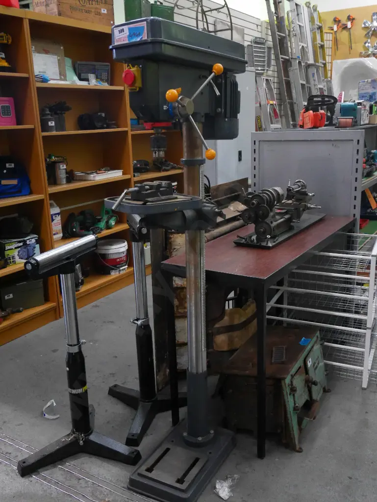 tall free standing drill press with vice H-620 Image 1++