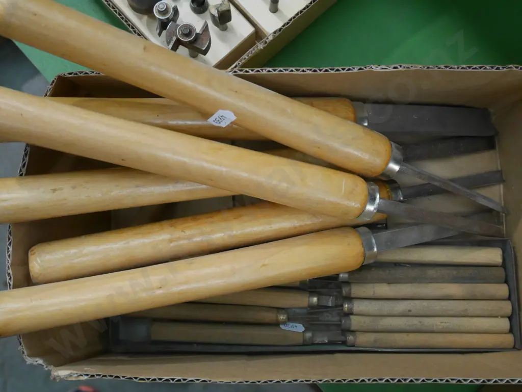 box; lathe, chisels, carving chisels Image 1++