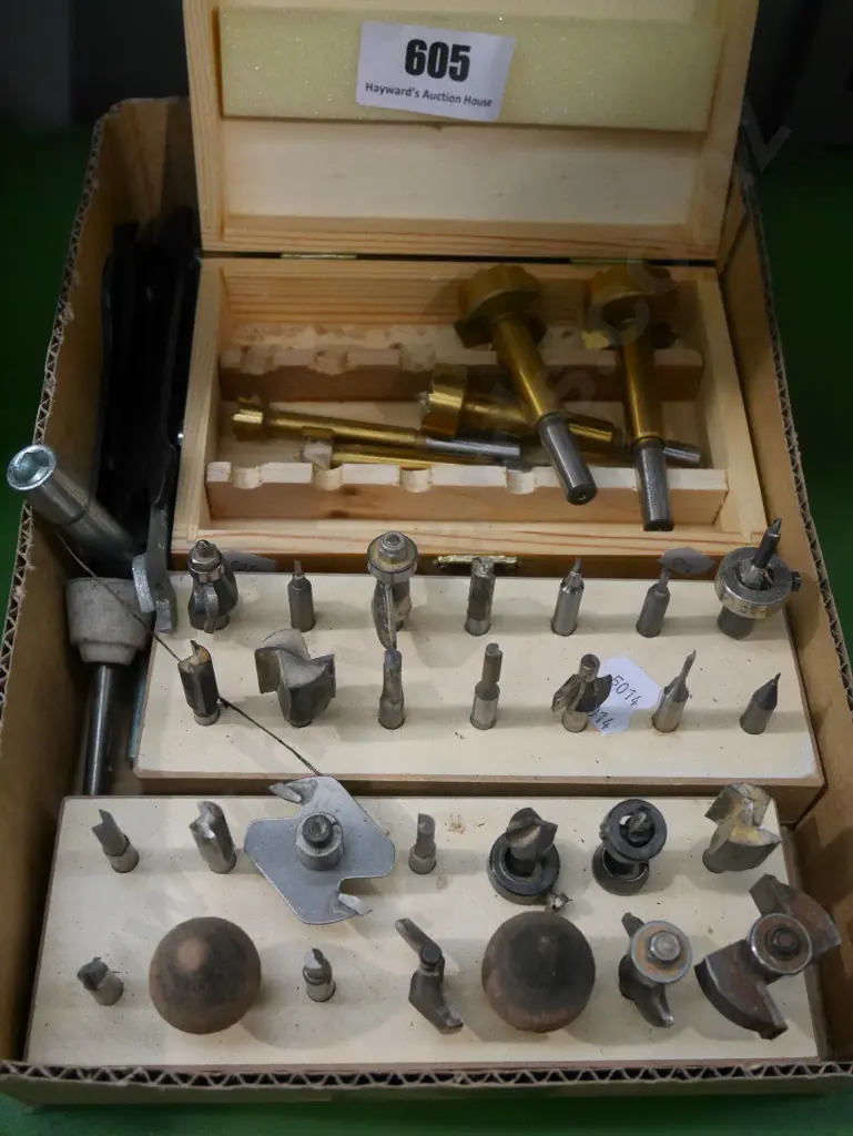 box of router bits Image 1++