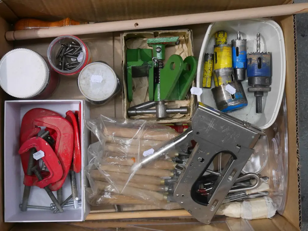 box; stapler, carvers chisels, mini clamps etc Image 1++