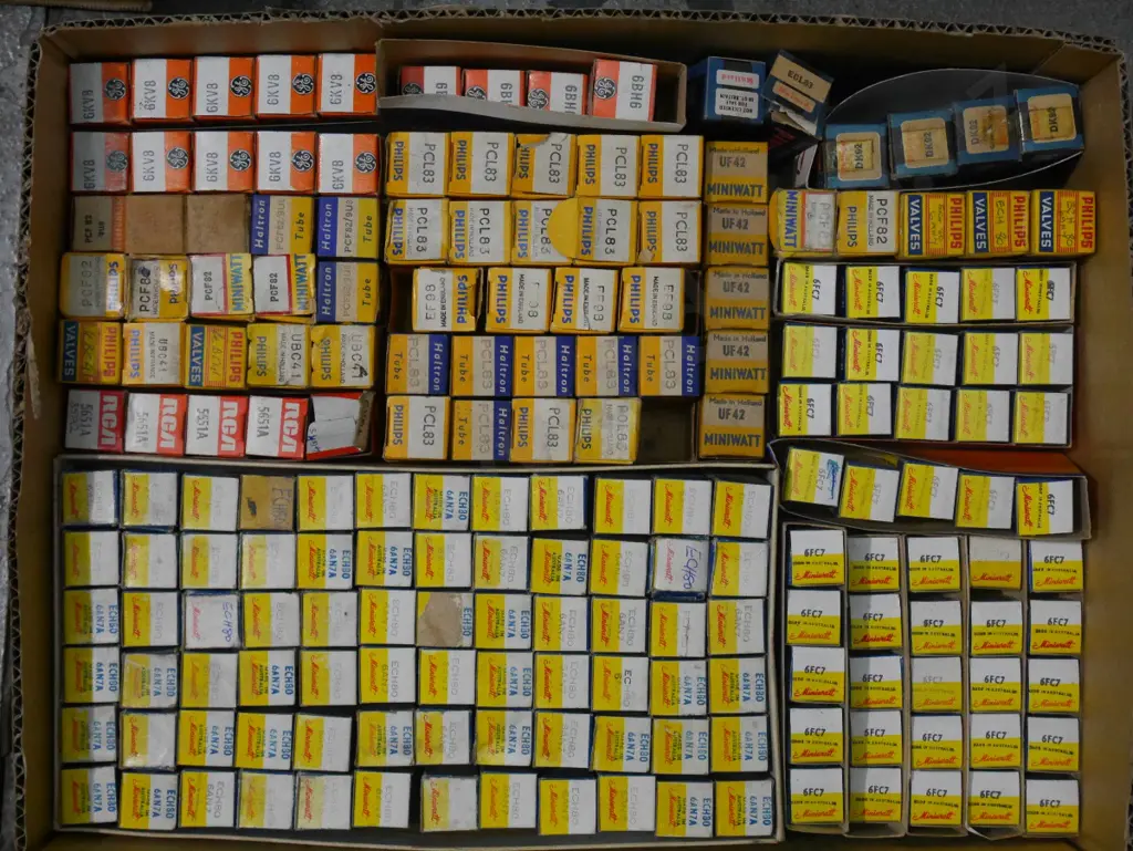 box; various radio valves Image 1++