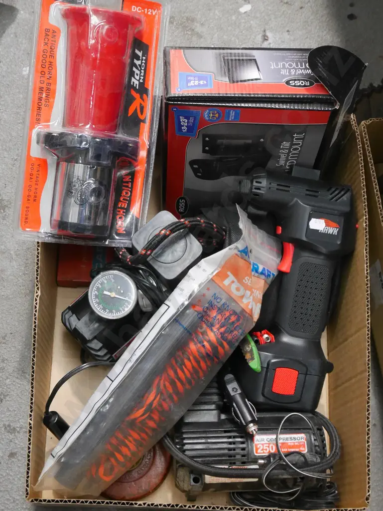 box; air compressor, tow rope, air horn etc Image 1++