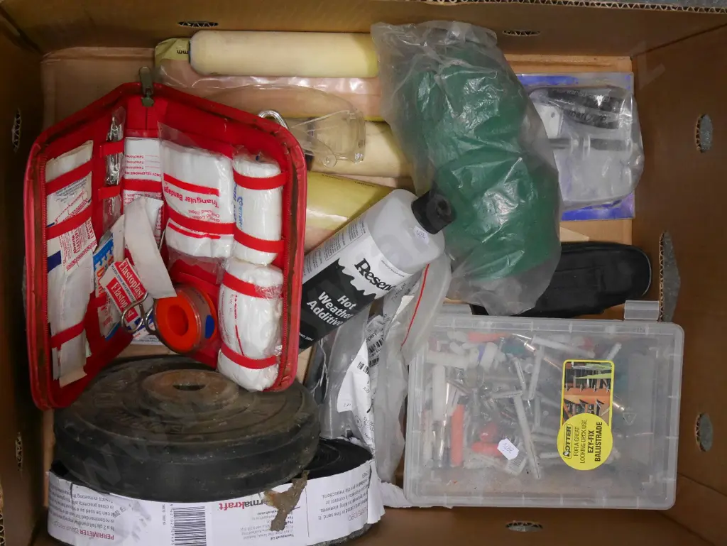 box; heavy rubber wheel, first aid, roller sleeves etc Image 1++