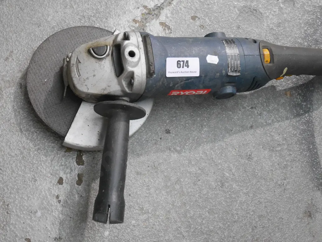 heavy duty Ryobi angle grinder Image 1++