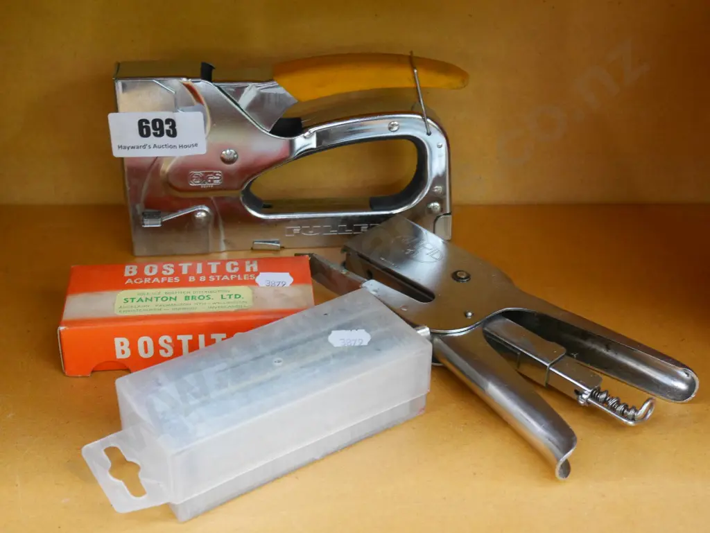 3 staplers, staples Image 1++