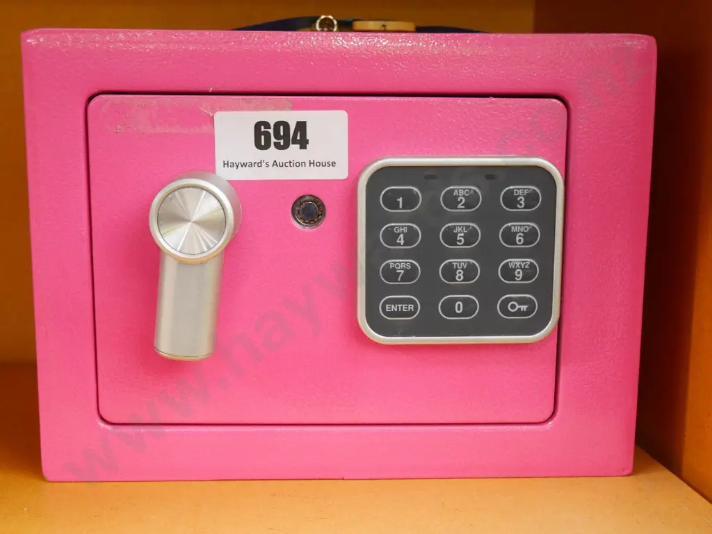 small digital safe  Image 1++