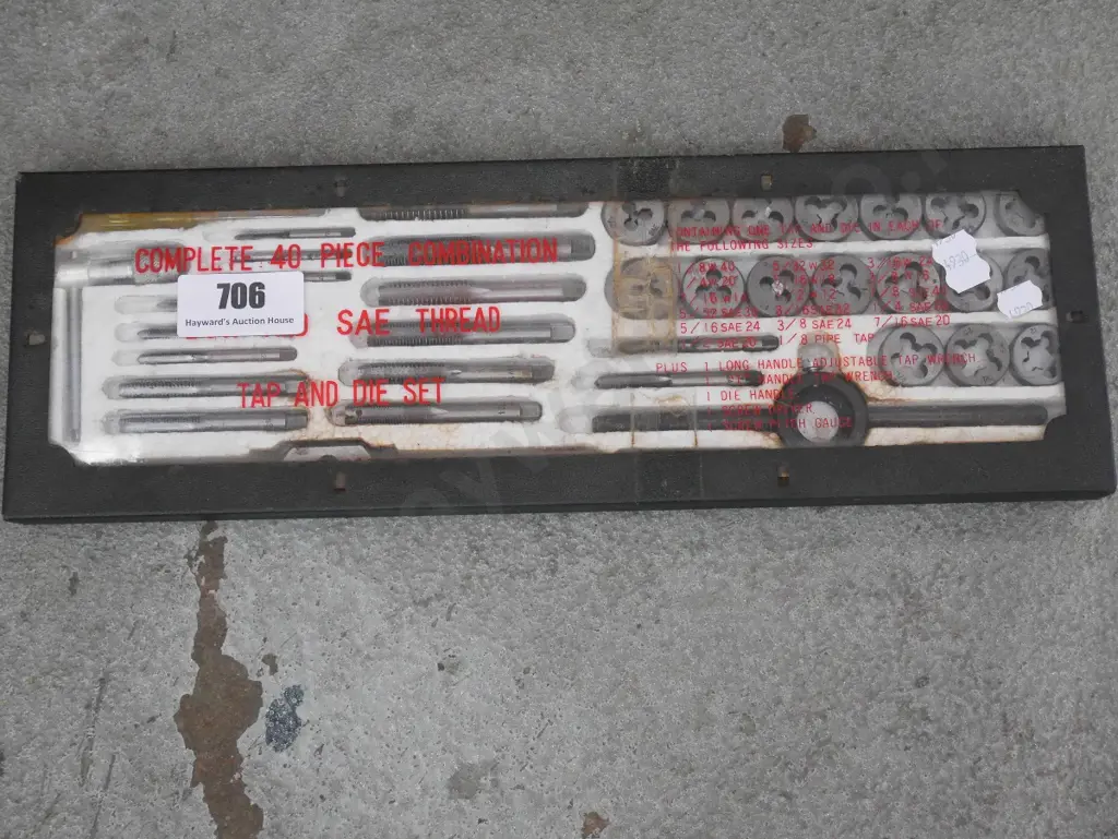 40 piece combination tap and die set Image 1++