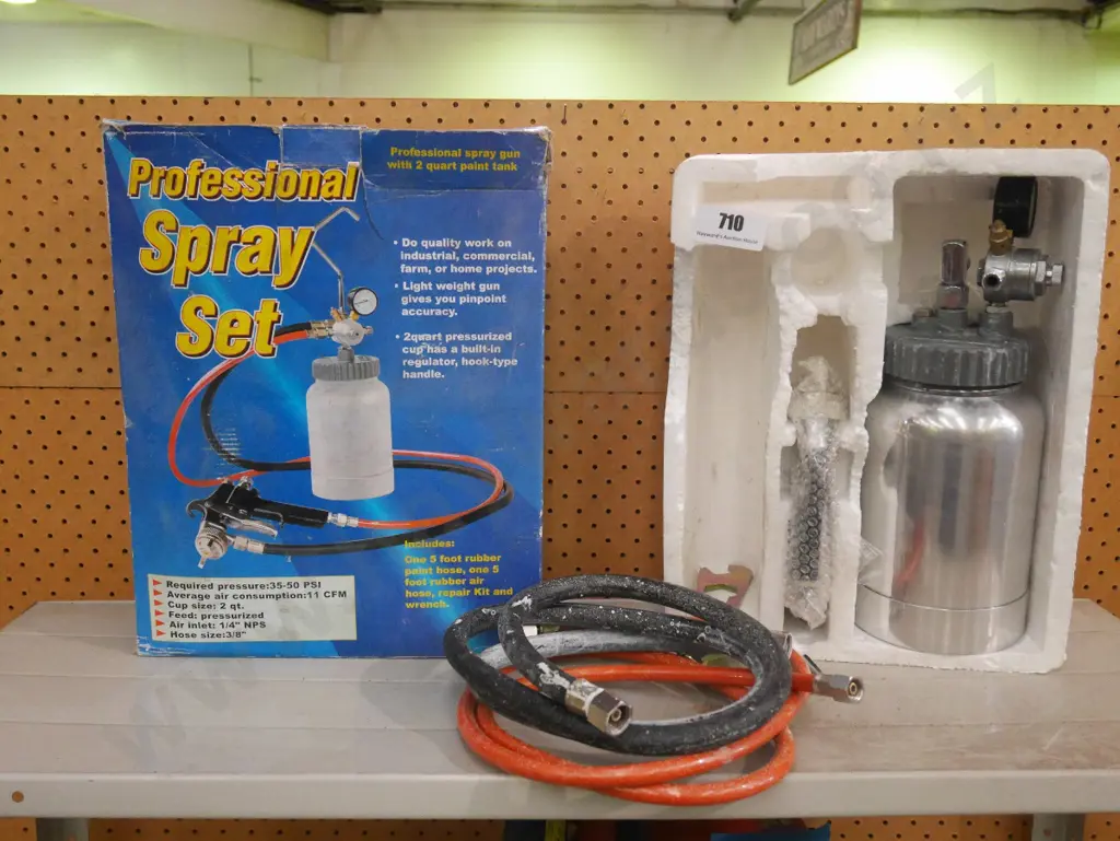 boxed Professional paint spray set Image 1++