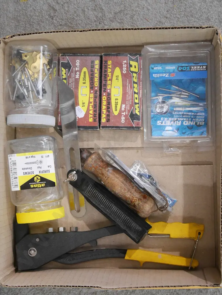 box; riveter, rivets, staples etc Image 1++