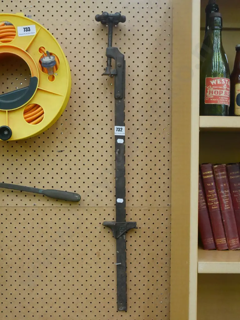 small vintage sash clamp Image 1++