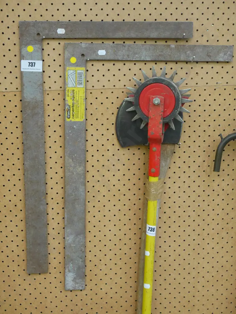 pair of builder's squares - yellow dots Image 1++
