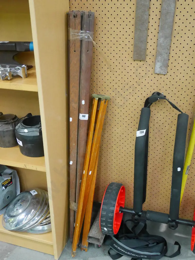 2 vintage wooden tripods Image 1++