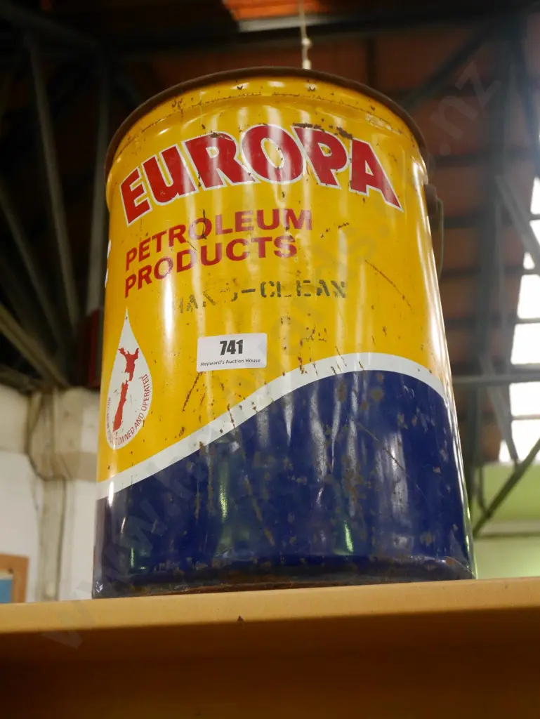 Europa hand cleaner tin Image 1++