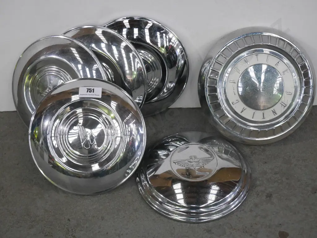 4 Austin hub caps, 3 other hub caps Image 1++