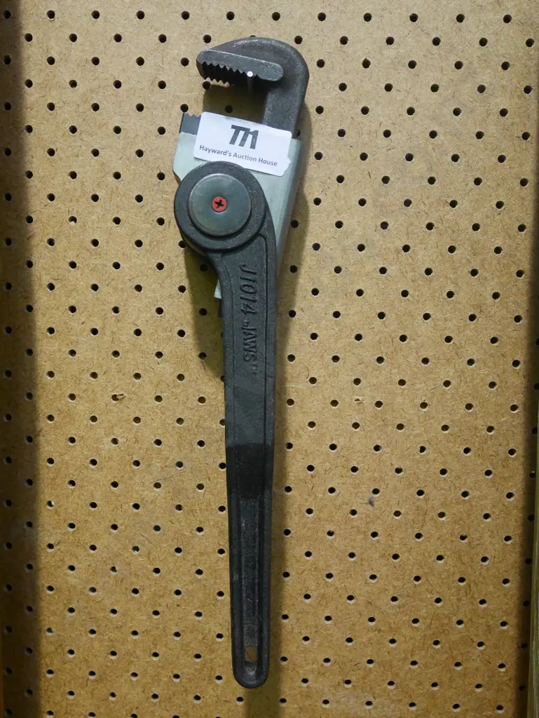 Jaws plumbers easy grip wrench Image 1++