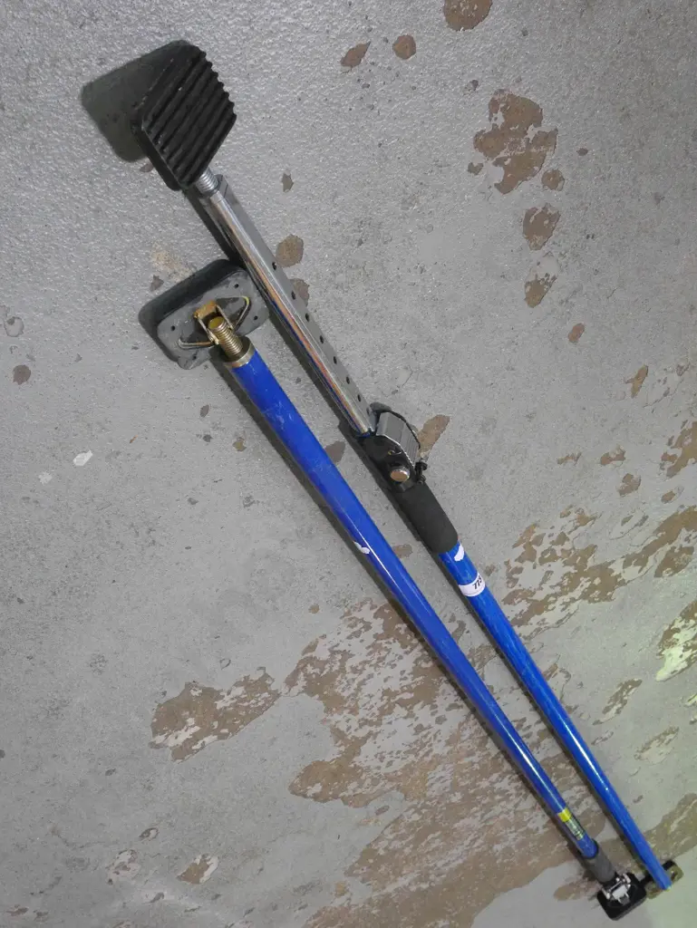 2 telescopic gib holders Image 1++