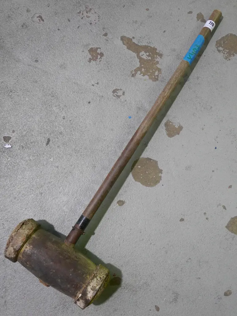 vintage wooden sledge hammer Image 1++