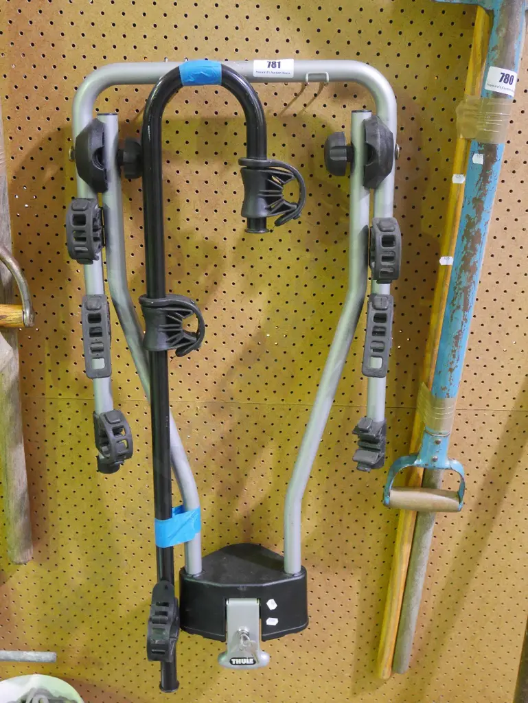 Thule tow ball mounted 3 bike - bike rack Image 1++