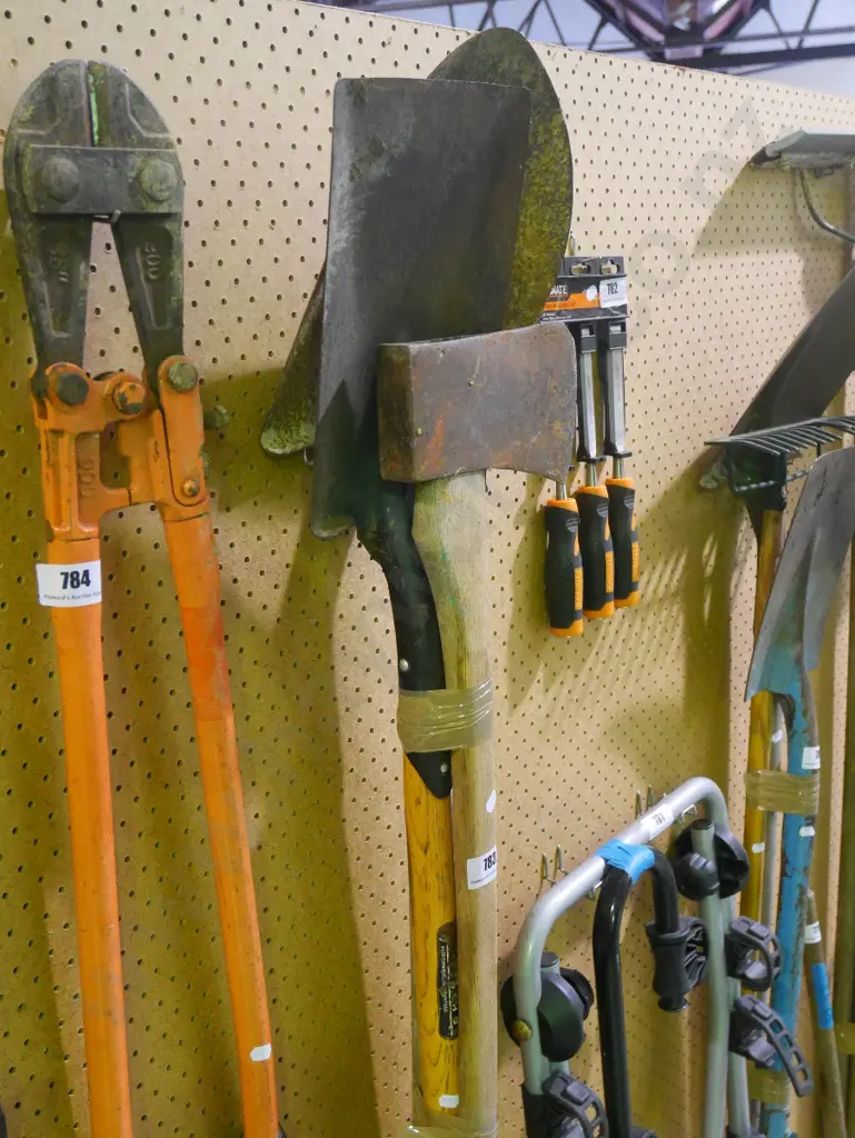 shovel, spade, axe Image 1++