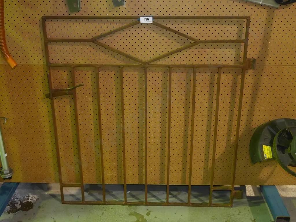 metal garden gate H-930 W-910 Image 1++