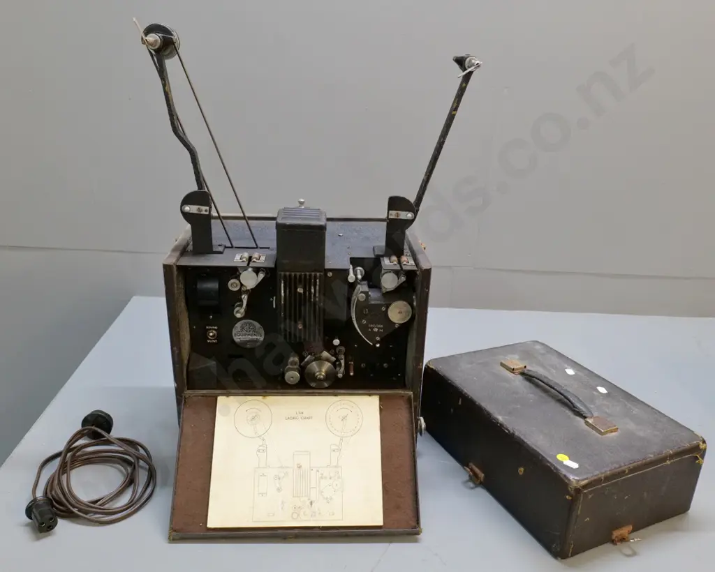 vintage GB Equipments L-516 16mm cine projector - working condition unknown, some corrosion - H420 W330 D235 closed Image 1++