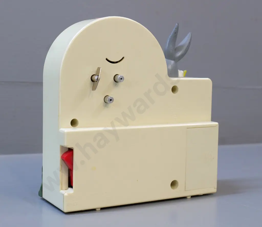 Equity "Wake Up, Doc" Bugs Bunny plastic cased bedside clock H-180 W165 Image 1++