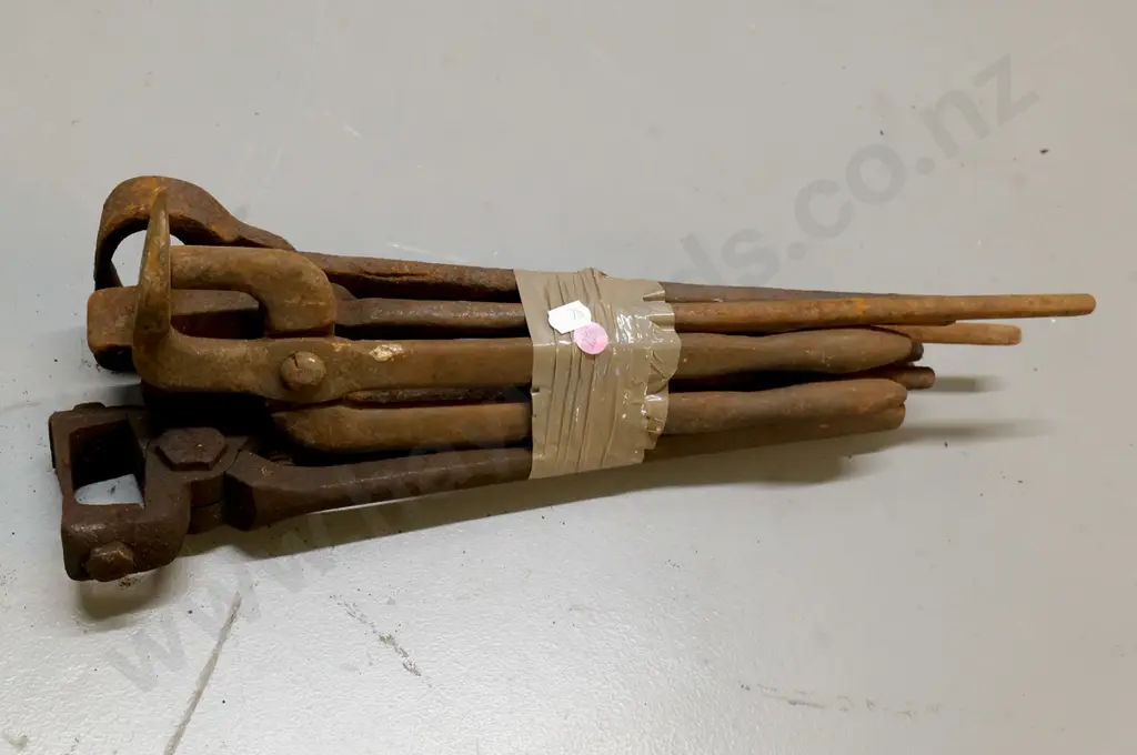 bundle of vintage forge / blacksmith's tools Image 1++