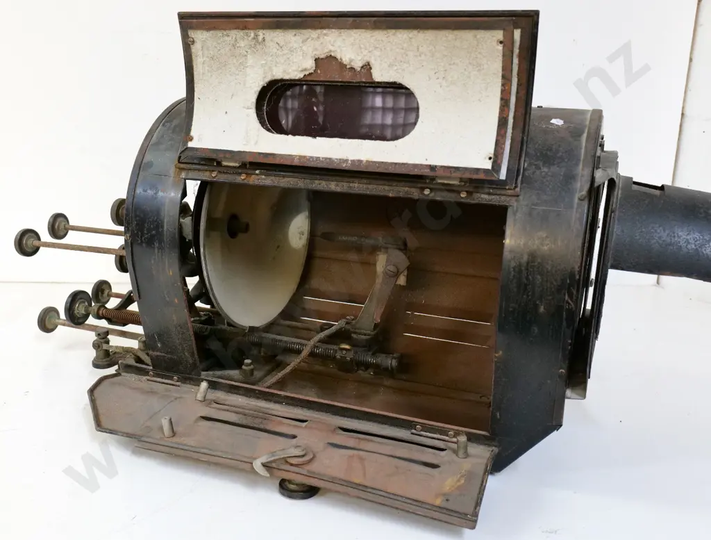 vintage Zeiss Ikon carbon arc movie projector light housing - wear and corrosion H-440 L-920 Image 1++