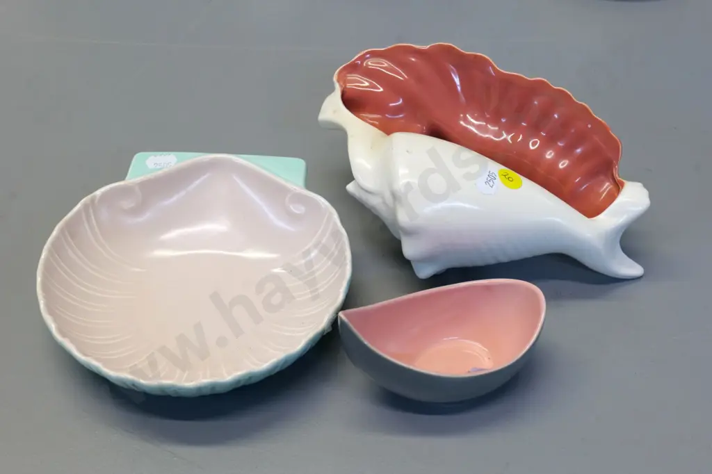 3 pieces of Poole china - shell-shaped dish, small flower trough, large shell vase is H90 L200 W125 Image 1++