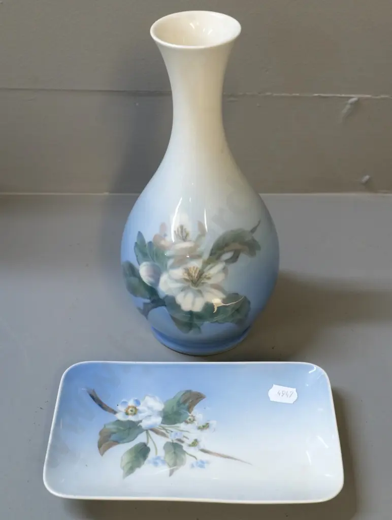 Royal Copenhagen apple blossom pattern vase No. 5357, H-220, and a small dish Image 1++