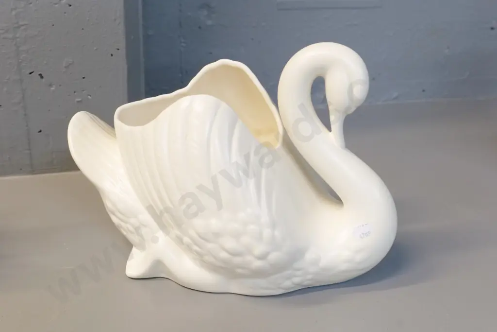 large Crown Lynn swan vase with impressed logo, No. 170 L-340 - some small manufacturing faults Image 1++
