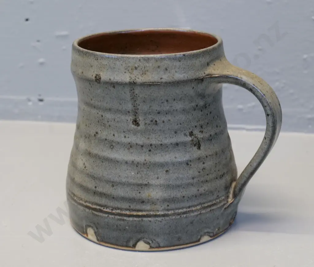 Len Castle New Zealand studio pottery tankard H-115 W-130 Image 1++