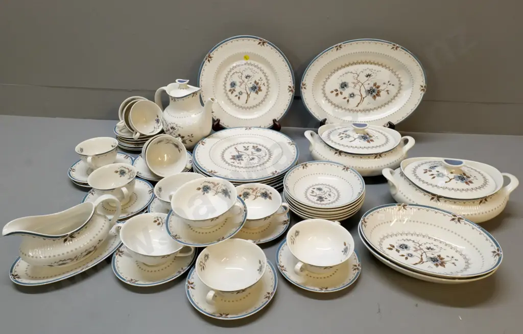 Royal Doulton Old Colony 6 place dinner set including teapot, ashett, 2 covered veges - missing one side plate Image 1++