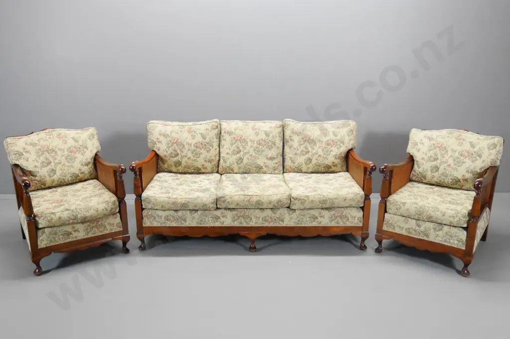3-piece mahogany cab-leg bergere lounge suite with floral tapestry upholstery - 3 seater is H-840 L-1650 D-850 Image 1++