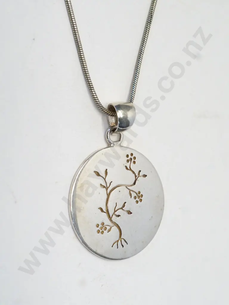 silver necklace stamped 925 Image 1++