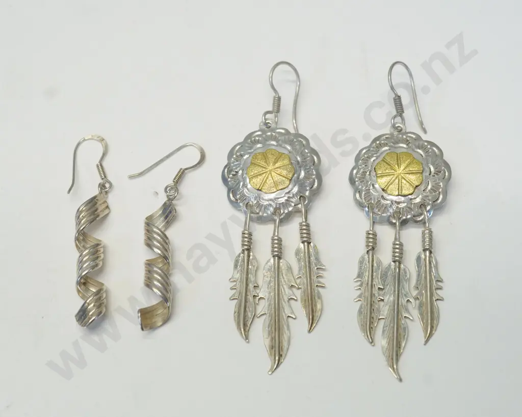 2 pairs of silver earrings both stamped 925 Image 1++