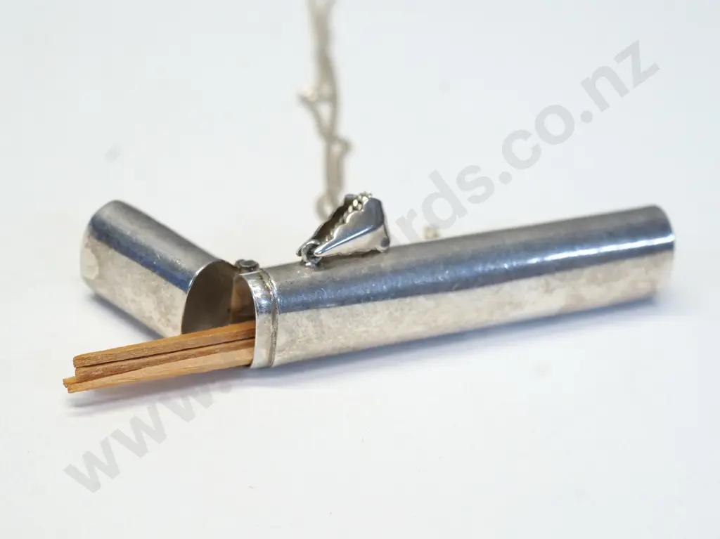 silver match case on chain stamped 925 Image 1++