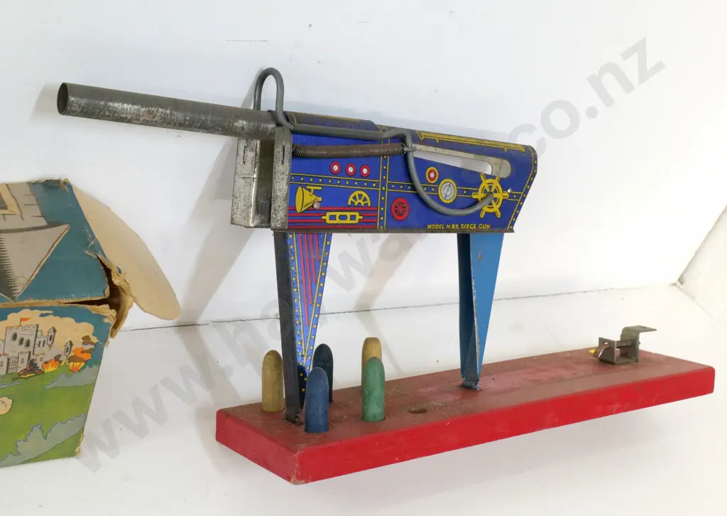 vintage tin toy articulated Siege Gun No 83 - box in poor condition, missing one wooden 'shell' Image 1++