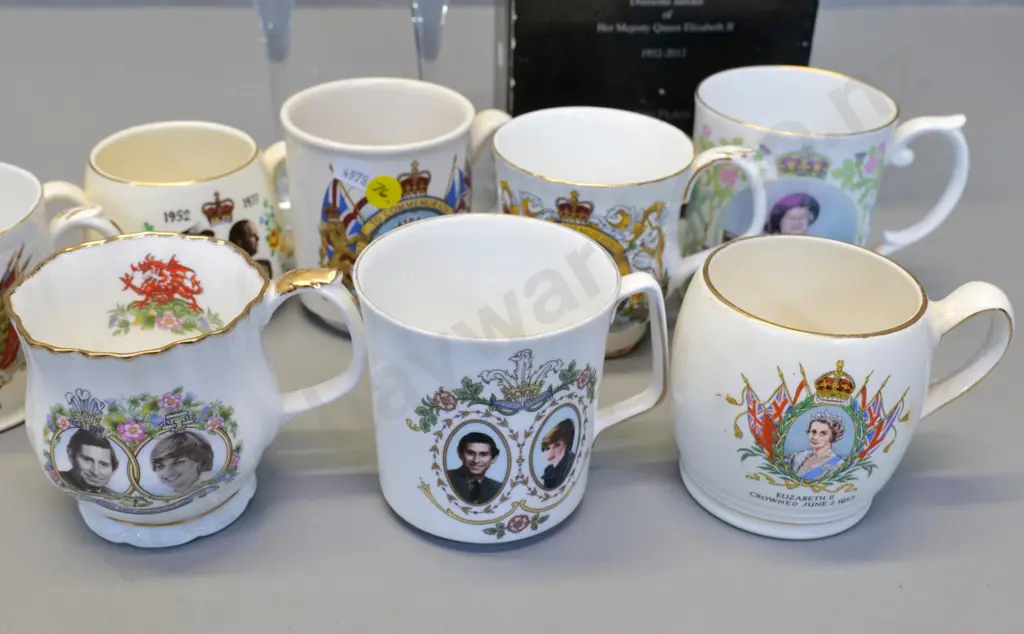 Assortment of Royal Memorabilia, 8 mugs and boxed diamond jubilee champagne flutes Image 1++