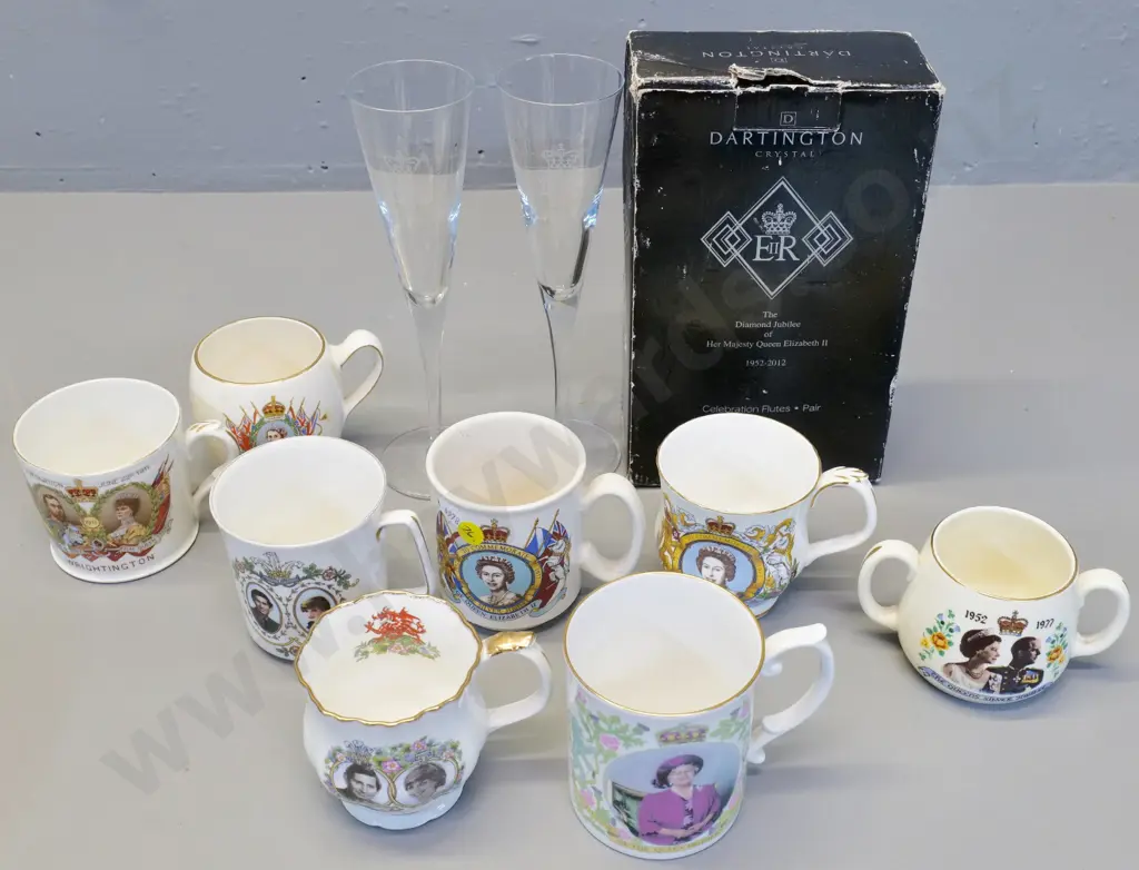 Assortment of Royal Memorabilia, 8 mugs and boxed diamond jubilee champagne flutes Image 1++
