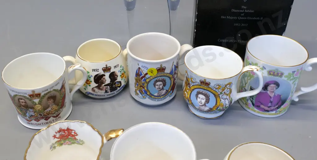 Assortment of Royal Memorabilia, 8 mugs and boxed diamond jubilee champagne flutes Image 1++