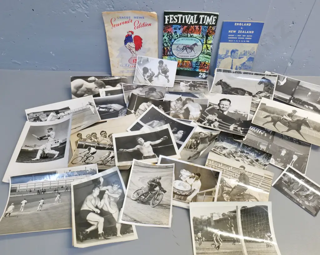 large collection of sport photographs - boxing, tennis, racing, etc - and 3 sports programs Image 1++